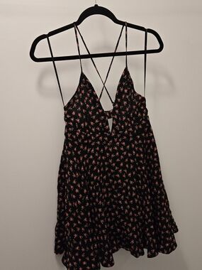 Forever 21 Black Floral Crisscross Spaghetti-Strap Cami